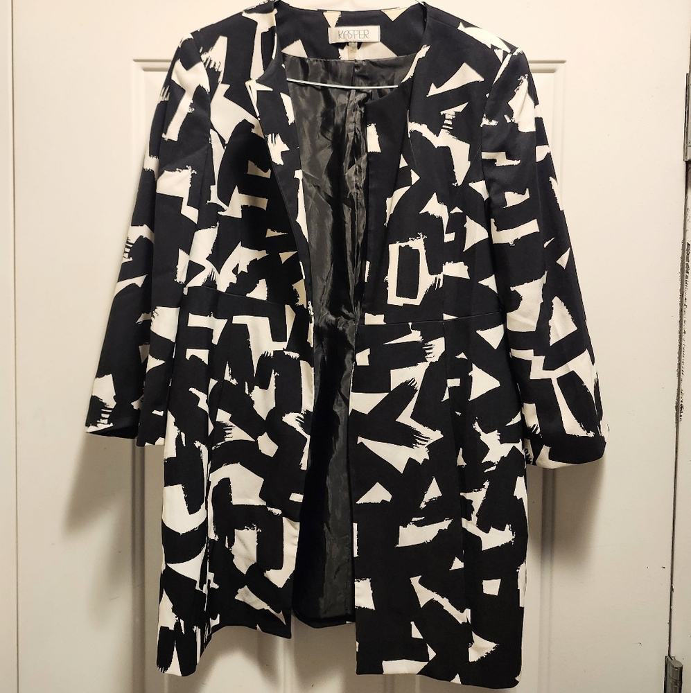 Kasper Black and White Graphic Blazer